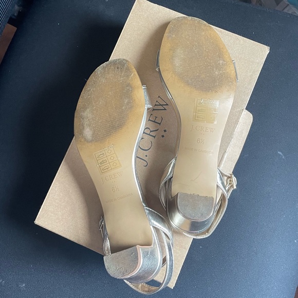 JCrew Factory Gold Strappy Low Heels Size 6 h Medium - Picture 4 of 4